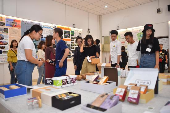 上海商学院艺术设计学院2017届优秀毕业设计作品展 展览现场