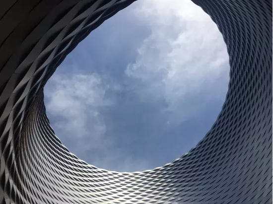 巴塞尔艺博会展场建筑。图片：张然