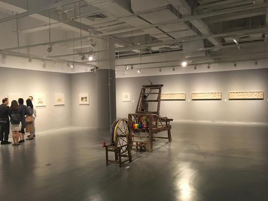 徐累 《霓》 木，丝线 2017