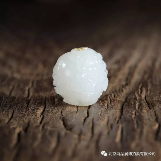 02048于雪涛 &nbsp;和田玉籽料瑞兽珠子