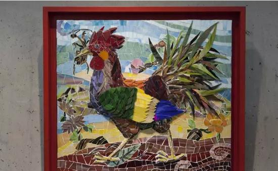 戴文静 《鸡神镇宅》 玻璃镶嵌浮雕