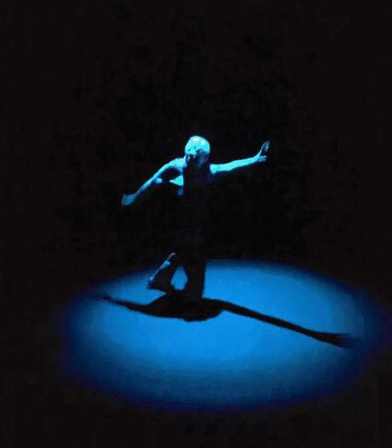 圣光　装置　2017 （图片为艺术家韩湘宁、霍刚）