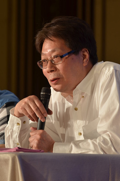 图说：上海中国画院院长施大畏回忆与程十发先生交往 摄影：梁翊（贵都）