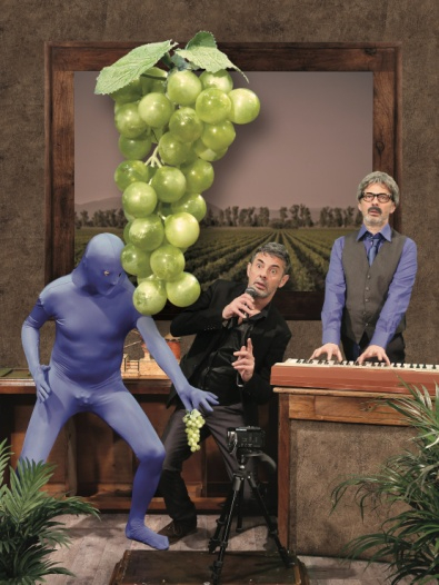 　　轩尼诗， 传统蜕变 Hennessy， from tradition to innovation 影像装置 Installation with video projection 尺寸可变 2014 第2版