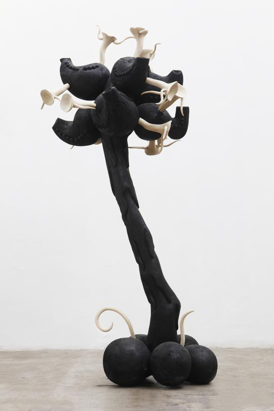 奇花奇花异草系列-木碳，70x70x210cm，木碳，2010，