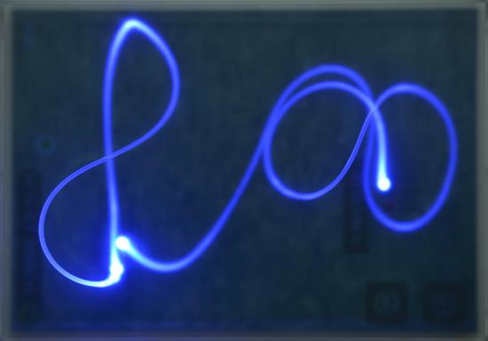 行走-旋律 No1 ，LED、丙烯、喷绘和综合材料于帆布，70x100cm ，2014-2017