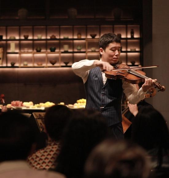 德礼格重奏团的创始人之一、中提琴演奏家 韩晓