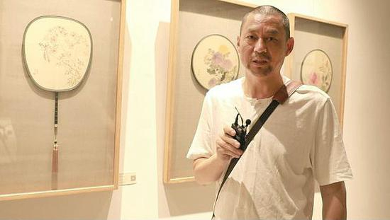 著名画家李振军接受媒体采访