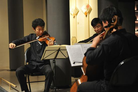 德礼格重奏团的创始人之一、小提琴演奏家 范柏松