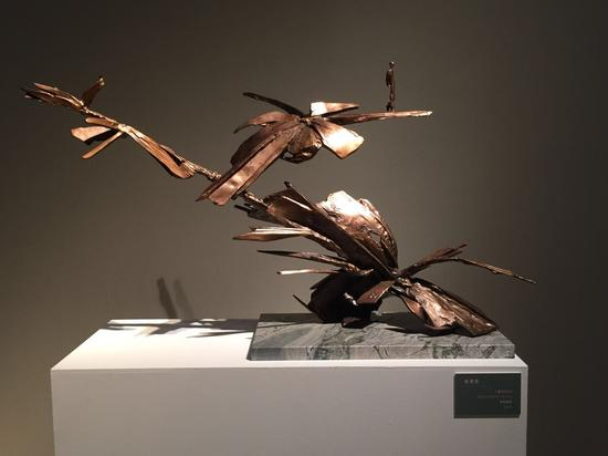 藕花深处 32x65x117cm 青铜 2016