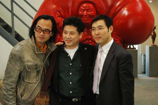 与中国艺术家陈文令（左）合影（2006）