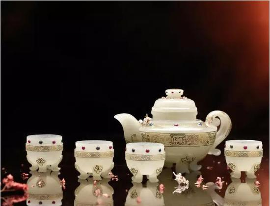 马进贵大师作品 白玉错金嵌宝炉型壶一套