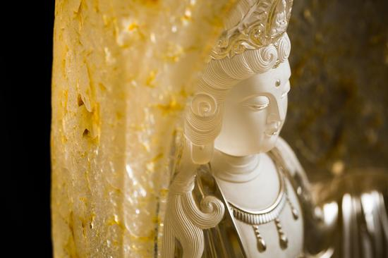 仵应汶 黄水晶自在观音摆件