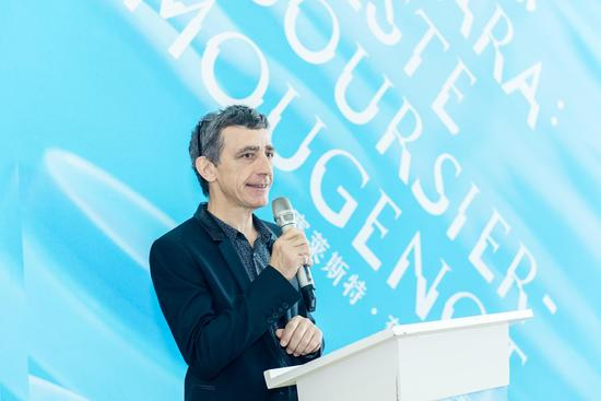 艺术家塞莱斯特·布谢-穆日诺