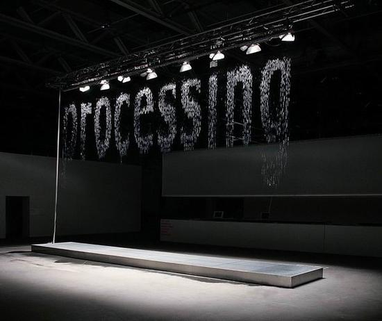 bit.fall 《比特。瀑布》 Julius Popp 朱利叶斯·波普