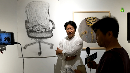 韩国艺术家朴雄珪介绍金秉泽作品