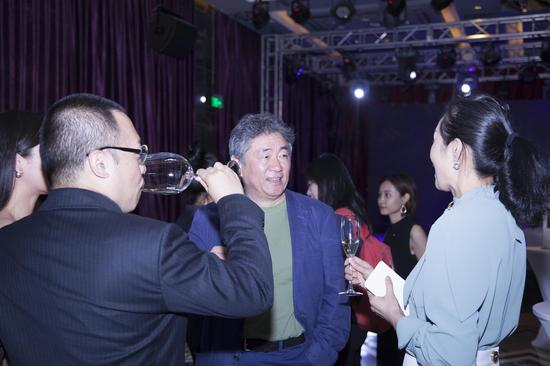 艺术家谭平与嘉宾场内交流