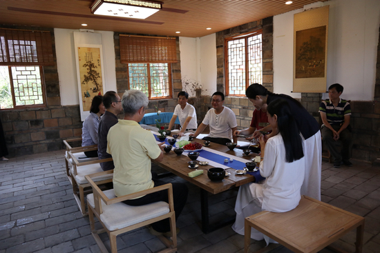 大阪市立东洋陶瓷美术馆一行在云谷山庄