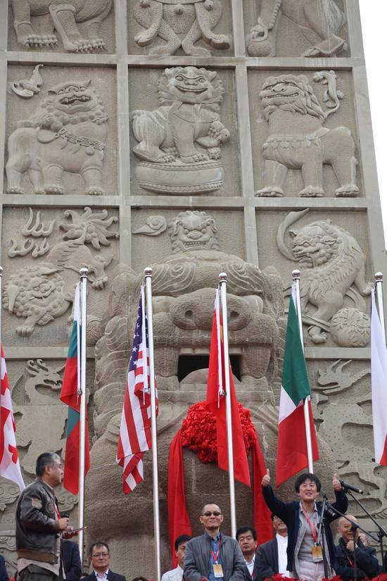 梁好（美籍华人）发言