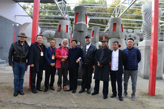 活动现场领导、艺术家嘉宾合影