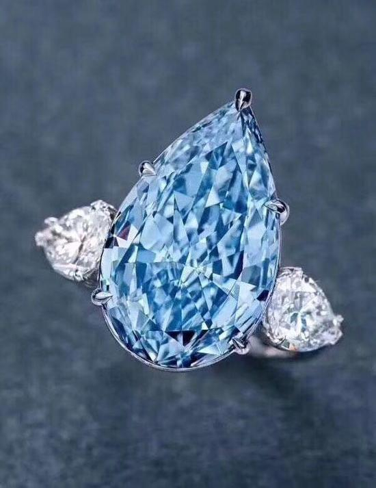 2017香港保利秋拍8.26克拉蓝钻 成交价1.2亿多港币