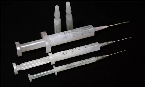 钟灿文《真实的赝品NO.6》