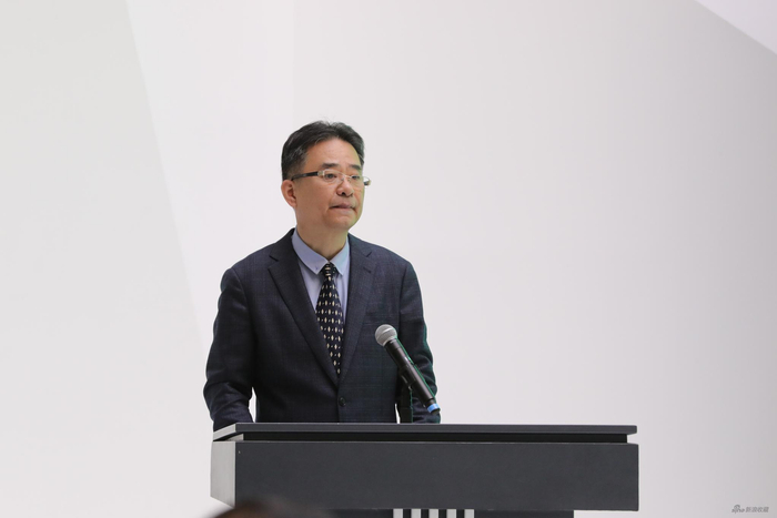 　　教育部高等学校音乐与舞蹈专业教学指导委员会委员、全国艺术专业学位研究生教育指导委员会委员、吉林艺术学院副校长陈吉风主持开幕式