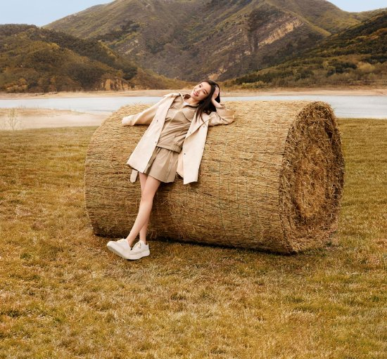 ecco品牌代言人倪妮演绎ecco street platform街头舞台女鞋系列