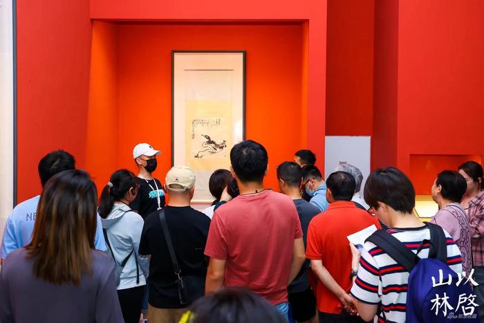 “文明的传承:以启山林--百年巨匠艺术大展”志愿者现场导览
