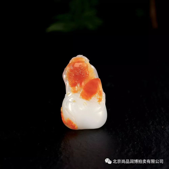 　　02743号拍品&nbsp;张克山 &nbsp;新疆和田玉籽料钟馗 规格：4.1×2.5×1.3cm （独籽） 重量：25g 白度：羊脂 脂份：极高 密度：极好 款识：山 起拍价：RMB 120000