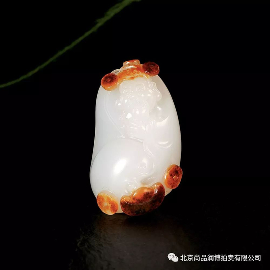 　　　02744号拍品 张克山 新疆和田玉籽料财神 　　规格：4.2×2.5×1.3cm （独籽） 　　重量：23.8g 　　白度：羊脂 　　脂份：极高 　　密度：极好 　　款识：山 　　起拍价：RMB 160000