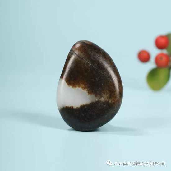 02917号拍品 新疆和田玉籽料原石开天辟地 　RMB：200000-250000