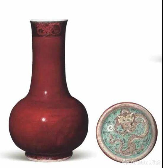 清康熙 郎窑红龙纹长颈瓶 高38.5厘米