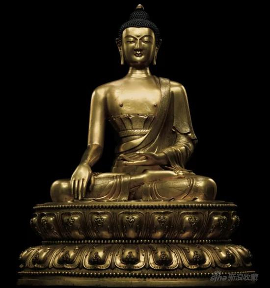 清康熙 御制铜鎏金释迦牟尼佛 　　高 82 cm；宽 63 cm；重 106.6 kg