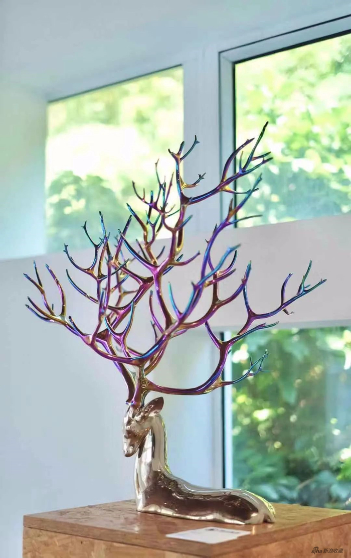 《再生-鹿》 Rebirth- Deer&nbsp; 不锈钢镀色Stainless Steel， Painted 67x52x67cm 2018