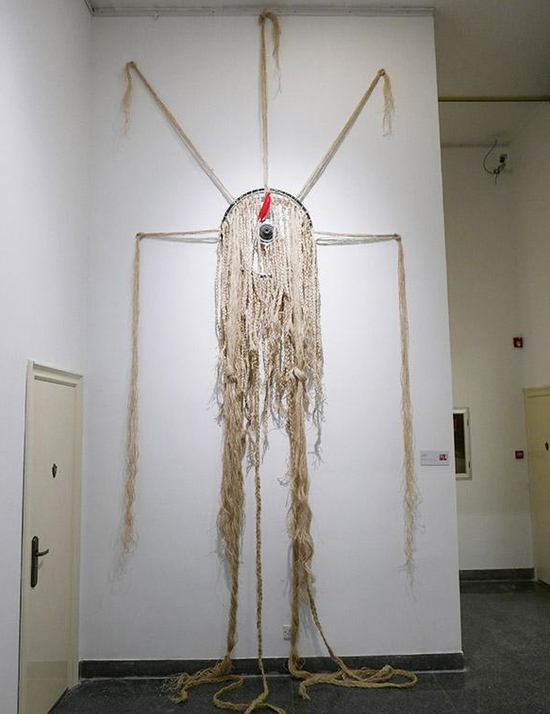 托妮·斯科特 Tony Scott 《生命的循环和轮转》，剑麻毛 穗带，2018年