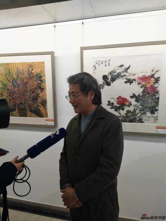 南京市花鸟画研究会名誉会长何鸣老师接受采访