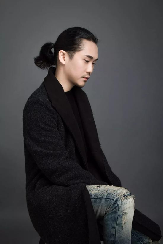 雷维