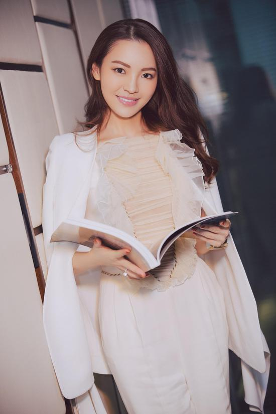 天辰时代文化艺术发展有限公司董事长谢依辰