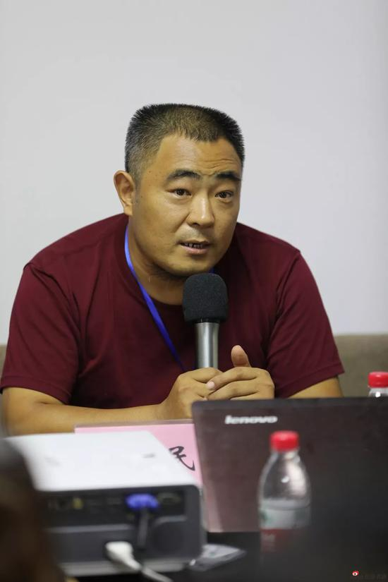 参展画家尤德民先生发言