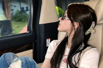 赵露思的鲨鱼夹