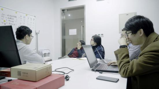 《二周目》，影像、装置，傅善超、刘张铂泷，2018年