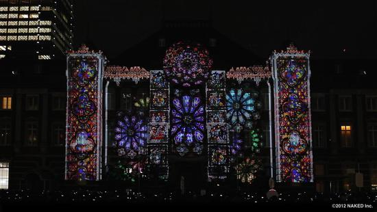 东京站3D Projection Mapping “TOKYO HIKARI VISION”现场3D城堡效果图 来源：2012 NAKED Inc.