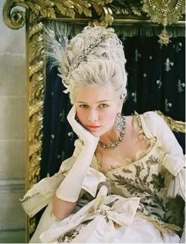 （电影《绝代艳后》中的玛丽王后）