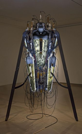 金允哲,《太阳之尘 II》,2022。©金允哲。图片由艺术家提供。 Yunchul Kim, La Poussière de Soleils II (Dust of Suns II), 2022。 ©Yunchul Kim。 Courtesy of the artist。