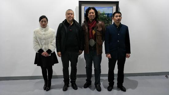 艺术家与嘉宾合影