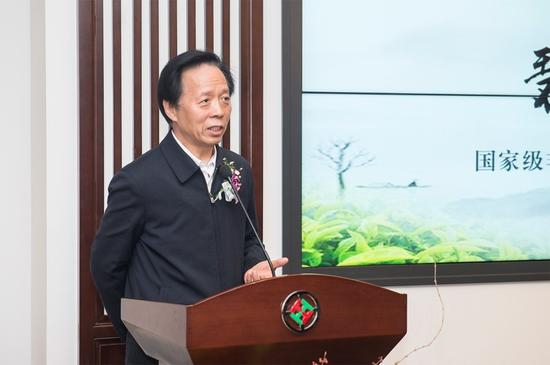 文化部原副部长、中国艺术研究院名誉院长、中华艺文基金会理事长王文章致辞