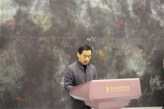金鸡湖美术馆执行馆长朱强先生主持开幕式