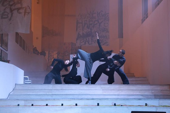 北京舞蹈学院表演《论衡》