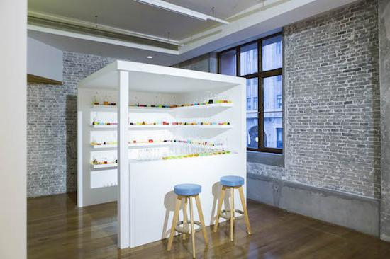 “光源度假村”展厅现场图，上海斯沃琪和平饭店艺术中心